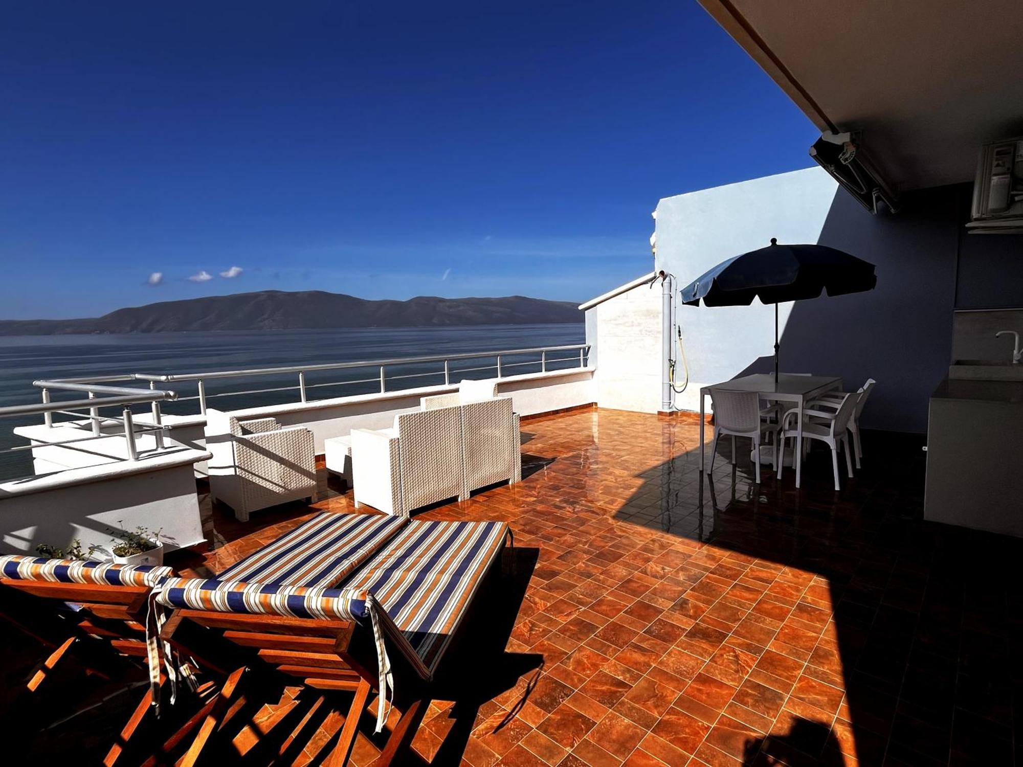 Sky & Sea Viewing Apartment Vlorë Exterior foto