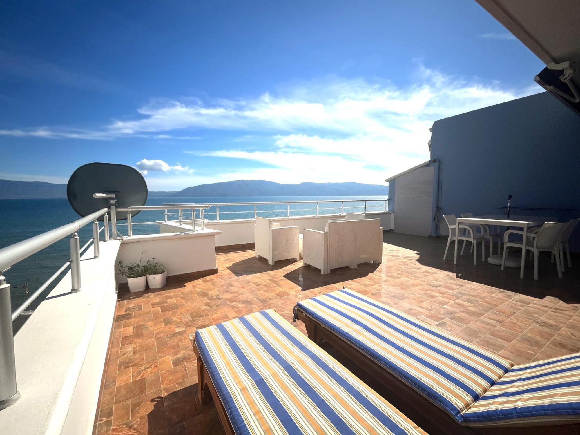 Sky & Sea Viewing Apartment Vlorë Exterior foto